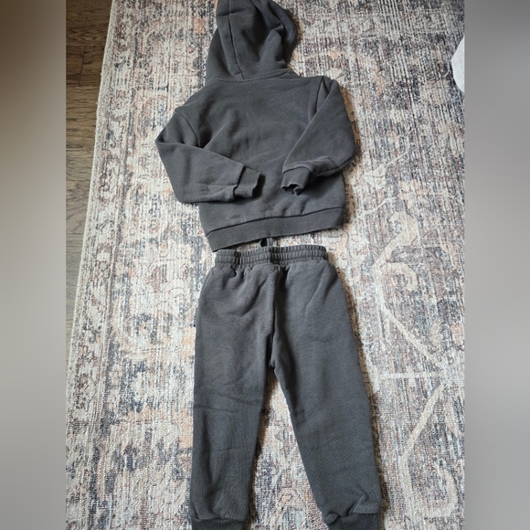 Little Bipsy set 3-4T - Picture 3 of 4